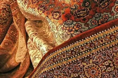 تصویر 4 از فرش ابریشمی شیک ظریف و لطیف
